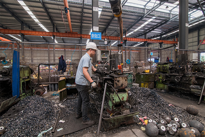 毕节网架配件-螺栓球加工车间